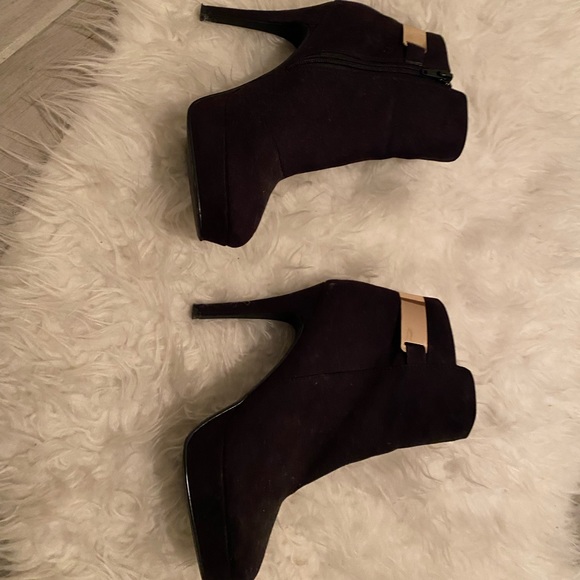 Platform Bootie - Black and Gold - H&M - Size 7/8 - Picture 4 of 10